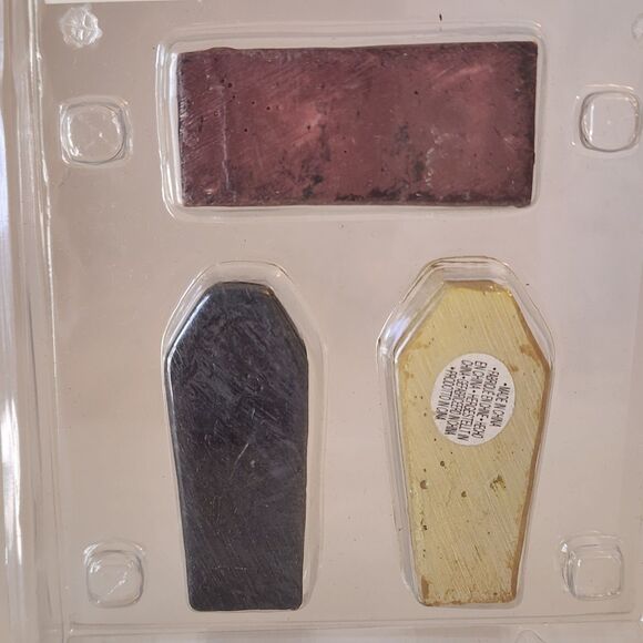 LEMAX Spooky Town Set of 3 Coffins 2007 New In Packaging #14853 - Picture 10 of 11